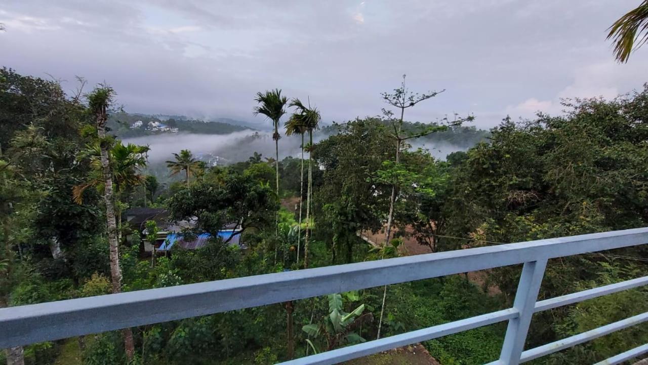 Greenpepperhomestay Munnar Anaviratty Exteriér fotografie